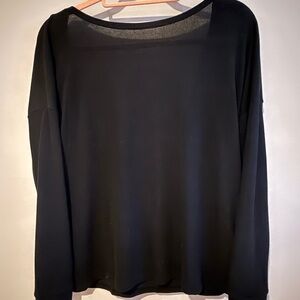 Lulu's Black Long-Sleeve Lightweight Tee
